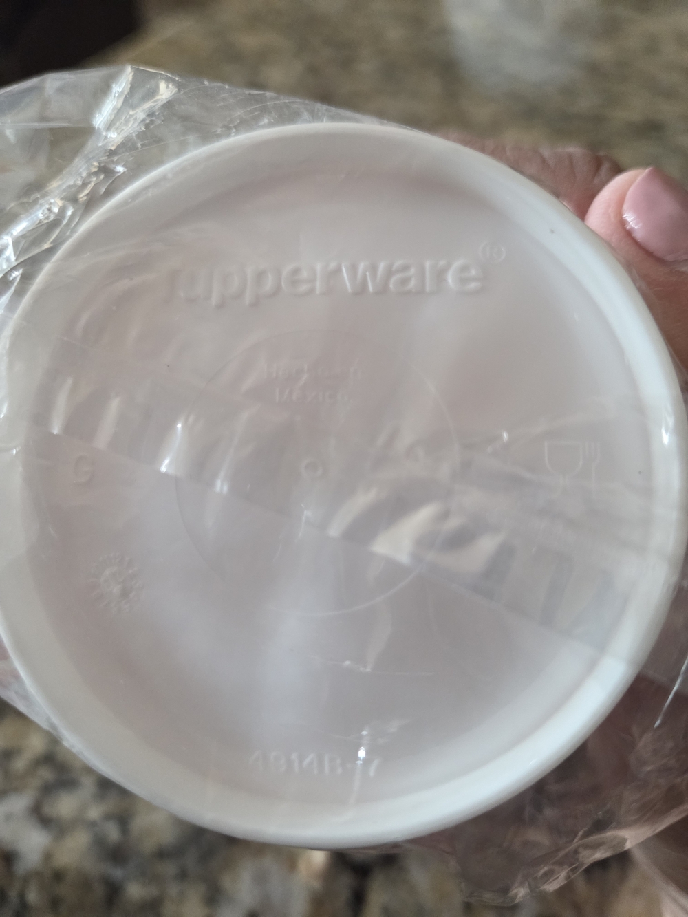 🍍Tupperware Snack Containers - Picture 2 of 2